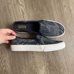 Navy blue patterned double decker keds size 9.5